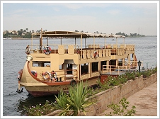 New ferry running between Luxor West and East